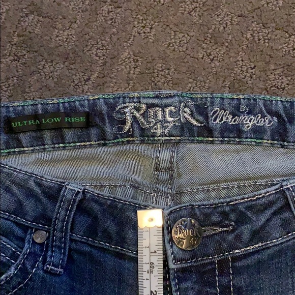 Wrangler Jeans - Picture 5 of 9